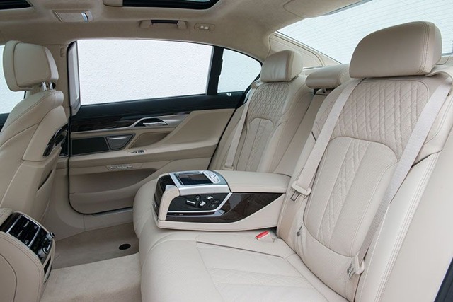 The Secrets of Rolls Royce Chauffeurs: How They Deliver Unparalleled Service 2023